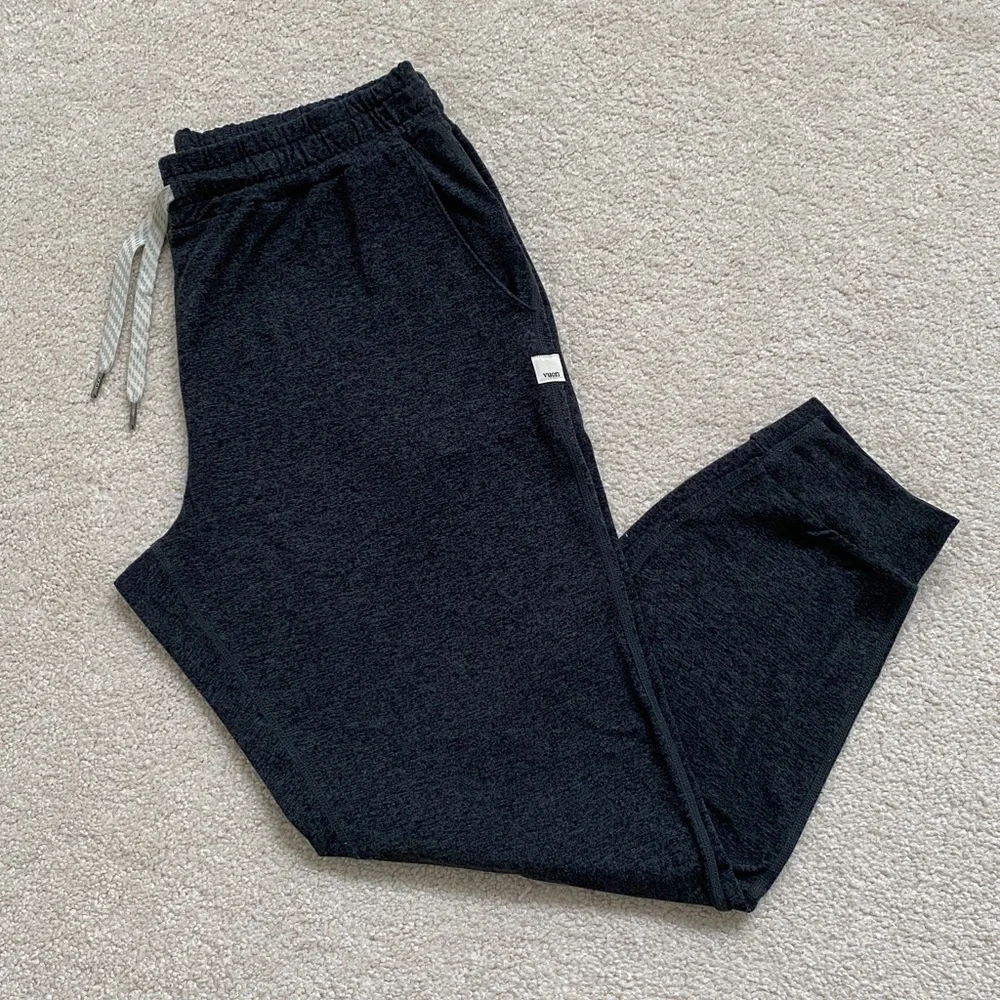 Vuori Women’s Dark Gray Jogger Sweatpants with Contrast Drawstring - Picture 2 of 13